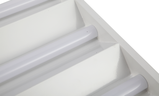 3.	華輝照明格柵燈盤燈體表面靜電噴涂處理，防腐性能好，不易磨損，使用30000小時不變色、不褪色。LED格柵燈盤廠家,產品有T8格柵燈盤，T5格柵燈盤，明裝格柵燈盤，暗裝格柵燈盤