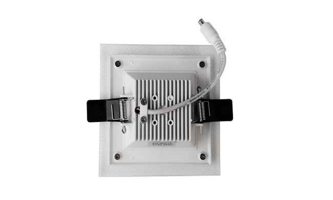 華輝照明成立于1987年，是一家專業生產面板燈,led面板燈,面板燈廠家,直發光面板燈，側發光面板燈的大型企業。