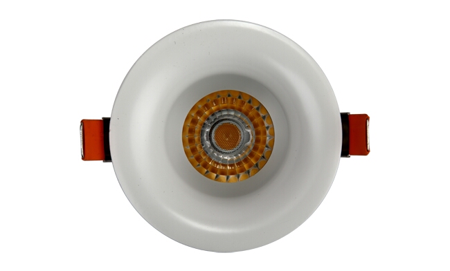 華輝照明專(zhuān)業(yè)生產(chǎn)LED筒燈，COB筒燈，全國(guó)行業(yè)領(lǐng)先，服務(wù)過(guò)全國(guó)各類(lèi)工程達(dá)2000家。