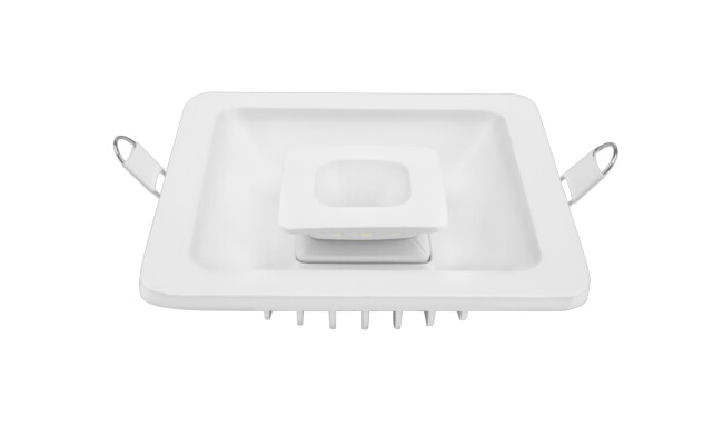 華輝照明LED筒燈驅動為恒流隔離外置驅動,便于安裝維護,與光源板實現完美匹配。 華輝照明LED筒燈驅動為恒流隔離外置驅動,便于安裝維護,與光源板實現完美匹配。