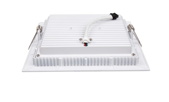 華輝照明成立于1987年，是一家專(zhuān)業(yè)生產(chǎn)面板燈,led面板燈,面板燈廠家,直發(fā)光面板燈，側(cè)發(fā)光面板燈的大型企業(yè)。