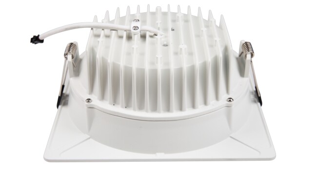 廣東筒燈，led筒燈，筒燈廠家，COB筒燈知名品牌華輝照明，公司產(chǎn)品通過3C、CE、UL、VDE等國內(nèi)外權(quán)威認(rèn)證。