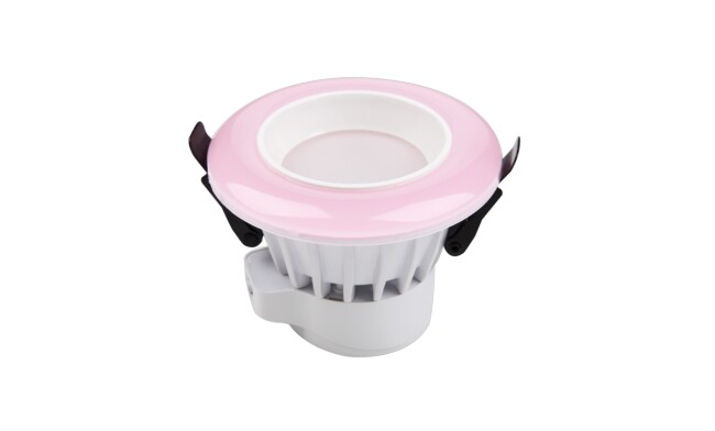 華輝照明LED筒燈驅動為恒流隔離外置驅動，便于安裝維護，與光源板實現完美匹配。