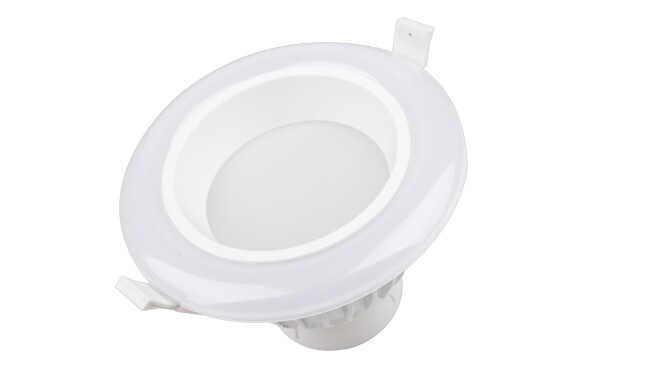 華輝照明專業LED筒燈廠家，標準的流程與質檢程序確保COB筒燈質量穩定如一。