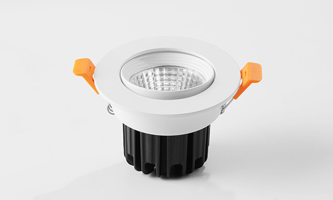 華輝照明成立于1987年，是一家專業生產LED辦公吊線燈,led面板燈,面板燈廠家,直發光面板燈，側發光面板燈的大型企業。